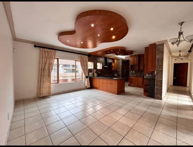 5 BEDROOM HOUSE FOR SALE IN BIRDWOOD ESTATE